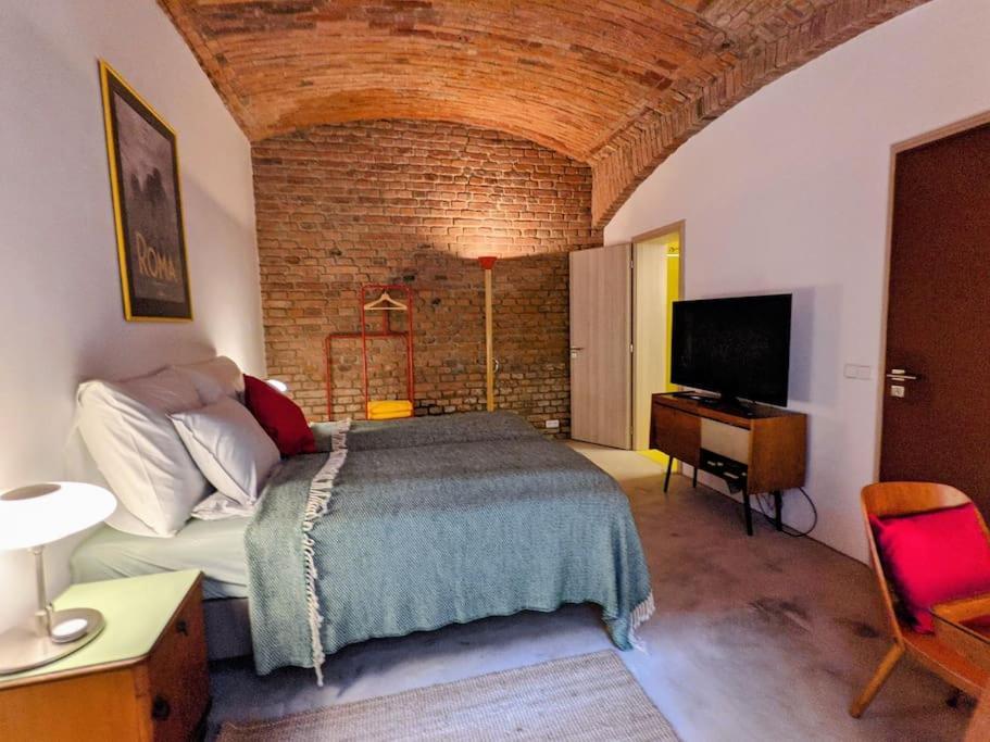Romantic And Atypical Apartments In Prague'S Montmartre Exterior photo