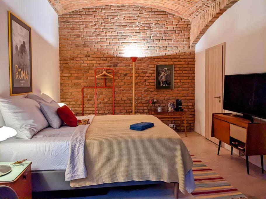 Romantic And Atypical Apartments In Prague'S Montmartre Exterior photo